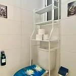Privat bolig Central- Private En-suite With Balcony In Shared