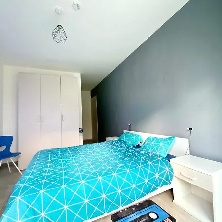 Central- Private En-suite With Balcony In Shared Privatunterkunft *