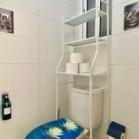 Privatunterkunft Central- Private En-suite With Balcony In Shared