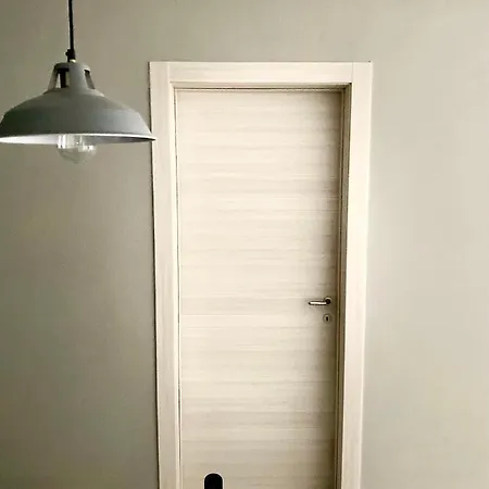 Central- Private En-suite With Balcony In Shared Rum i privatbostad Pietà