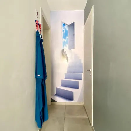 Central- Private En-suite With Balcony In Shared בית אירוח