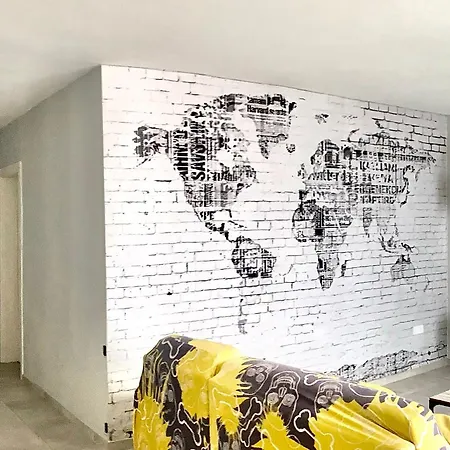 Central- Private En-suite With Balcony In Shared * Pietà