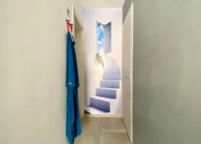 Central- Private En-suite With Balcony In Shared Gazde/Camere de închiriat